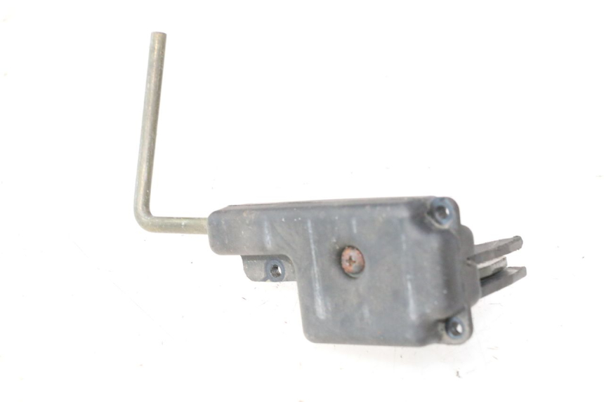photo de CERRADURA DEL ASIENTO PIAGGIO FLY 2T 50 (2004 - 2017) - Zoom estado de uso