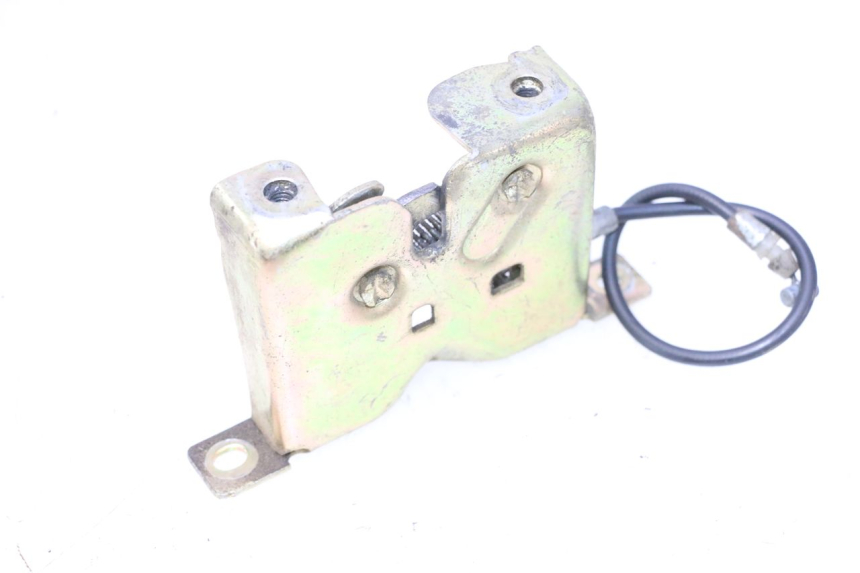 photo de CIERRE ASIENTO HOOK KEEWAY FOCUS 50 (2006 - 2009) - Primer plano técnico