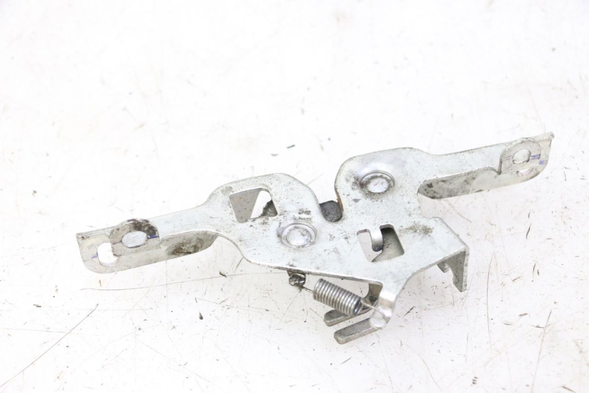 photo de CIERRE ASIENTO HOOK HONDA FORZA ABS 300 (2013 - 2017) - Zoom estado de uso