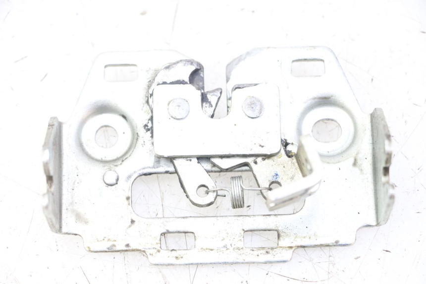 photo de CIERRE ASIENTO HOOK HONDA FORZA 125 (2021 - 2025) - Detalle de la pieza