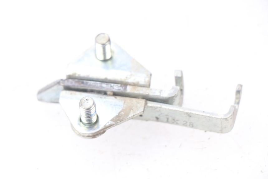 photo de CIERRE ASIENTO HOOK YAMAHA FZ8 800 (2010 - 2016) - Detalle de la pieza