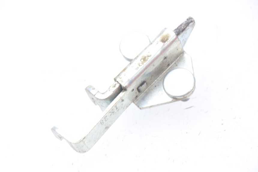 photo de CIERRE ASIENTO HOOK YAMAHA FZ8 800 (2010 - 2016) - Zoom estado de uso