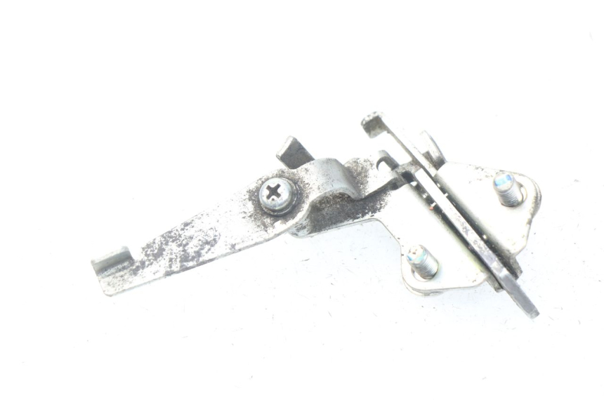 photo de CIERRE ASIENTO HOOK YAMAHA FZ8 800 (2010 - 2016) - Detalle de la pieza