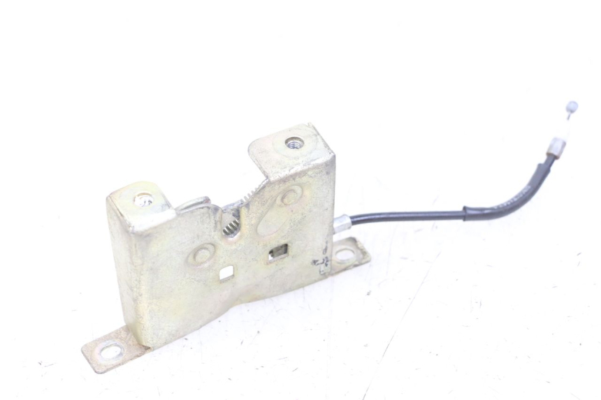 photo de CIERRE ASIENTO HOOK GOES WIKI 125 (2010 - 2015) - Zoom estado de uso