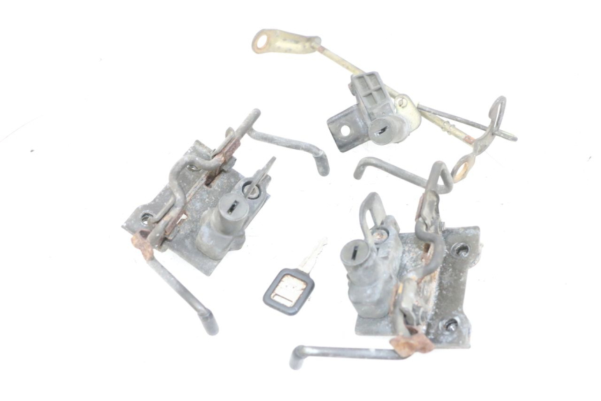 photo de CIERRE ASIENTO HOOK KAWASAKI GPX R WARBIRD 600 (1988 - 1993) - Detalle de la pieza