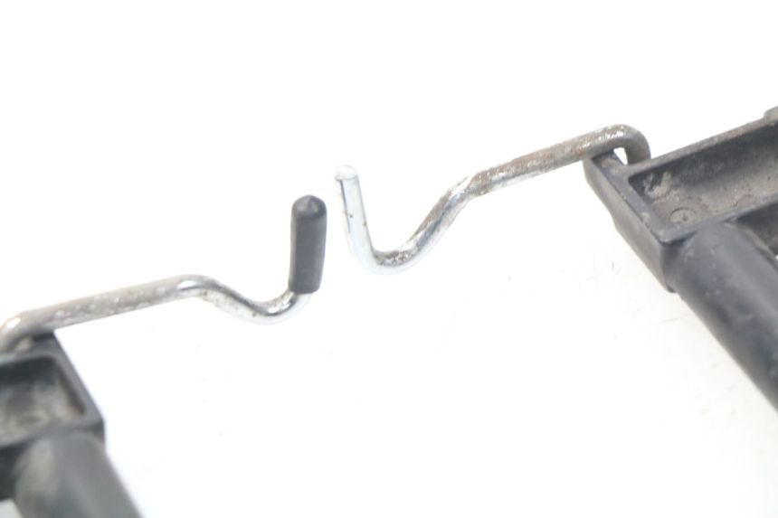 photo de CIERRE ASIENTO HOOK KAWASAKI GPZ S 500 (1994 - 2005) - Zoom estado de uso
