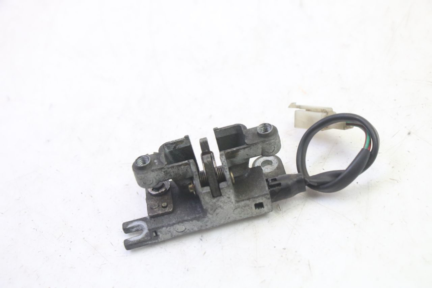 photo de CIERRE ASIENTO HOOK KYMCO GRAND DINK 125 (2008 - 2014) - Zoom estado de uso
