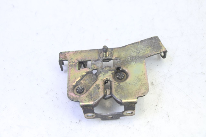 photo de CIERRE ASIENTO HOOK KYMCO GRAND DINK 125 (2002 - 2007) - Zoom estado de uso