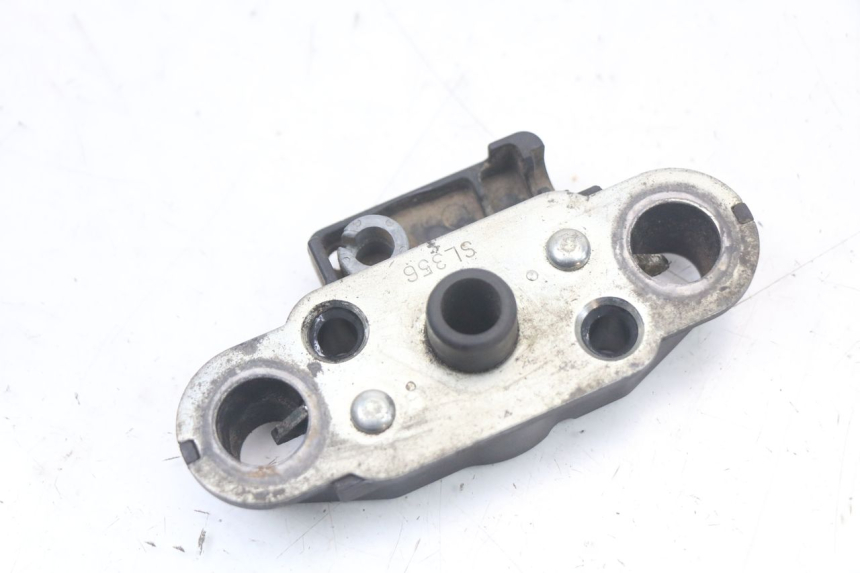 photo de CIERRE ASIENTO HOOK SUZUKI GSR 750 (2011 - 2017) - Detalle de la pieza