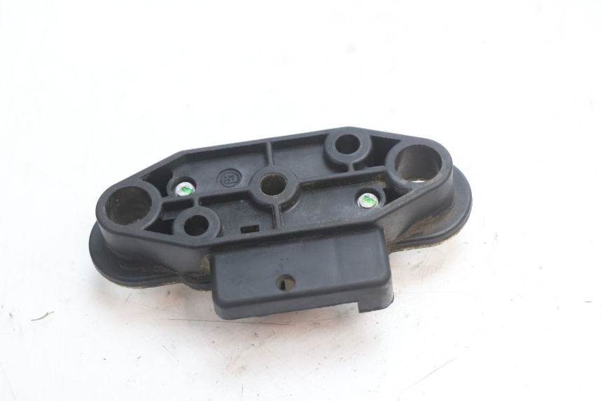 photo de CIERRE ASIENTO HOOK SUZUKI GSR 600 (2005 - 2012) - Zoom estado de uso