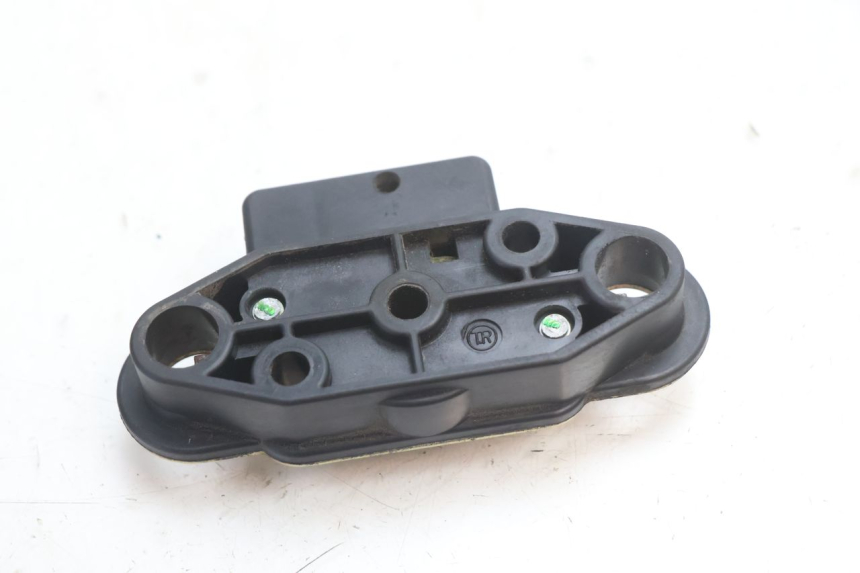 photo de CIERRE ASIENTO HOOK SUZUKI GSR 600 (2005 - 2012) - Otra perspectiva