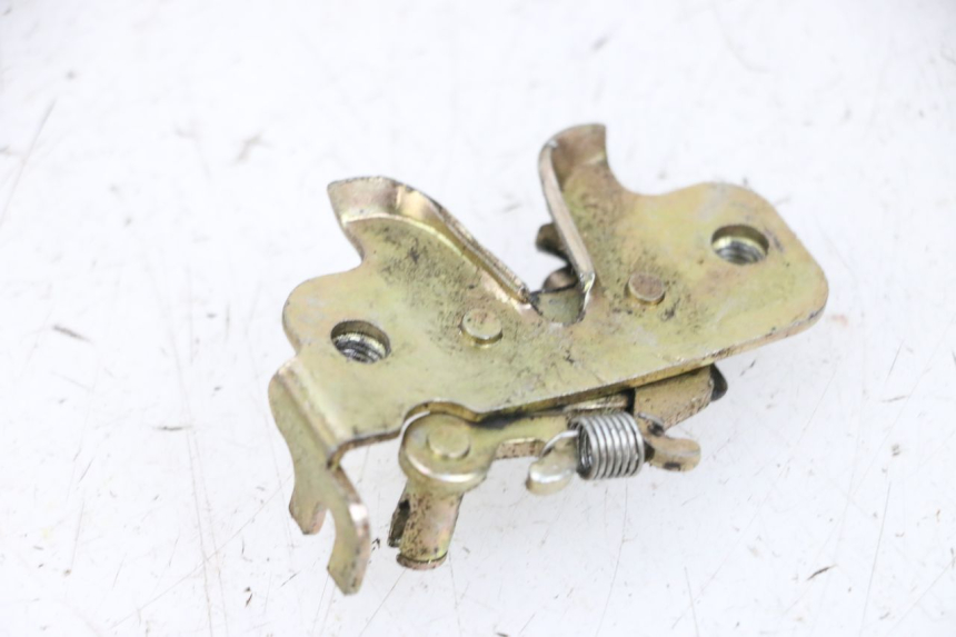 photo de CIERRE ASIENTO HOOK JM MOTORS GTS 125 (2015 - 2019) - Zoom estado de uso