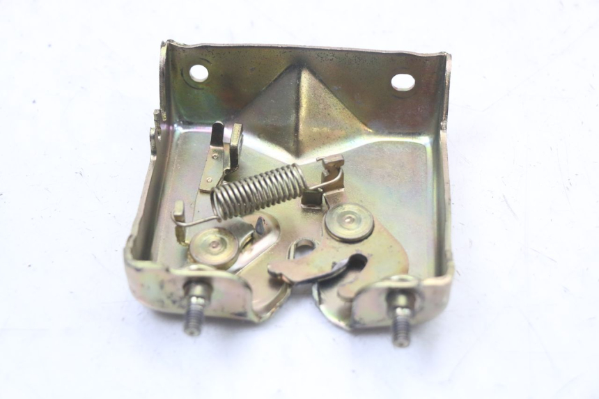 photo de CIERRE ASIENTO HOOK HONDA NES AROBASE 125 (2000 - 2003) - Detalle de la pieza