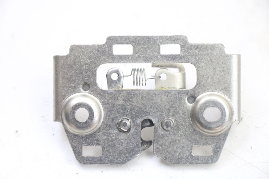 photo de CIERRE ASIENTO HOOK HONDA PCX (JF57/JF64) 125 (2014 - 2018) - Zoom estado de uso