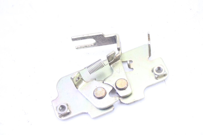 photo de CERRADURA DEL ASIENTO SYM JET 14 4T 50 (2018 - 2022) - Detalle de la pieza