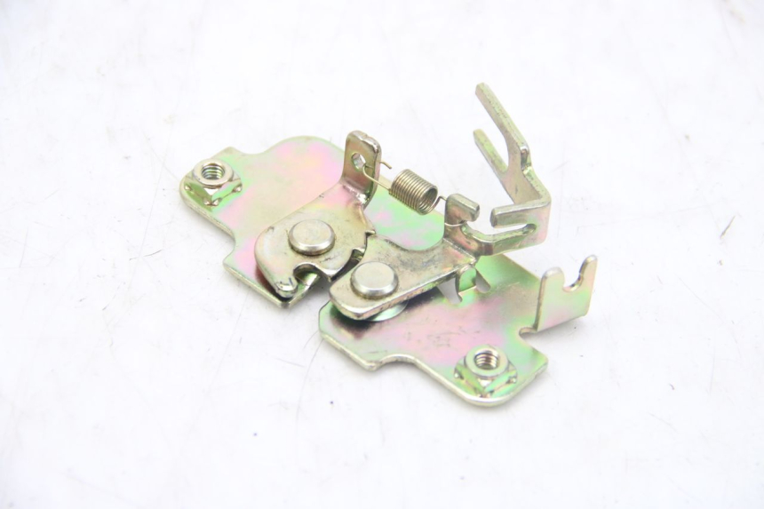 photo de CERRADURA DE ASIENTO SYM JET 4 4T 50 (2018 - 2021) - Detalle de la pieza