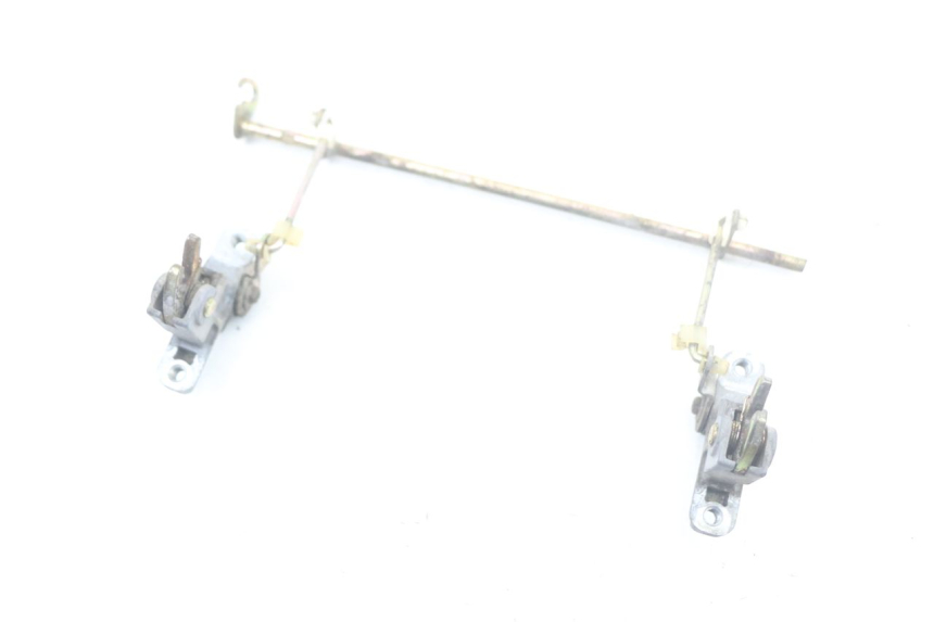 photo de CIERRE ASIENTO HOOK KAWASAKI GTR 1000 (1994 - 2004) - Primer plano técnico