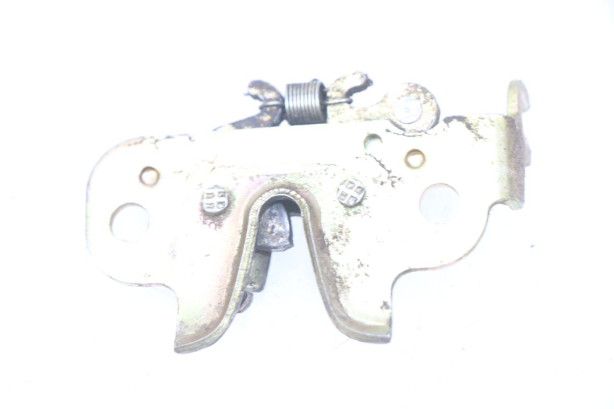 photo de CERRADURA DE ASIENTO PEUGEOT KISBEE 2T 50 (2010 - 2017) - Zoom estado de uso