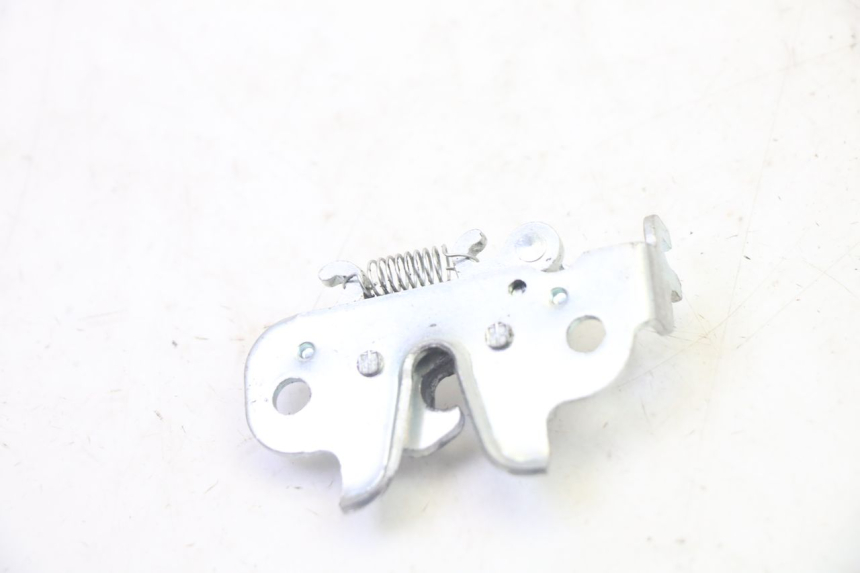 photo de CERRADURA DE ASIENTO PEUGEOT KISBEE 2T 50 (2010 - 2017) - Zoom estado de uso