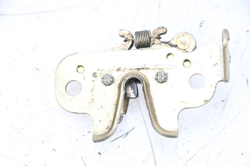 photo de CERRADURA DE ASIENTO PEUGEOT KISBEE 2T 50 (2010 - 2017) - Zoom estado de uso