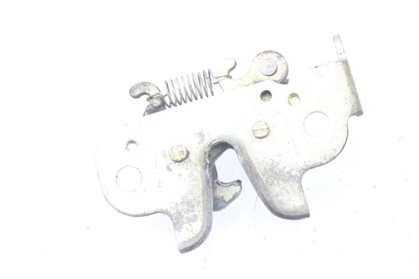 photo de CERRADURA DE ASIENTO PEUGEOT KISBEE 4T 50 (2010 - 2017) - Detalle de la pieza