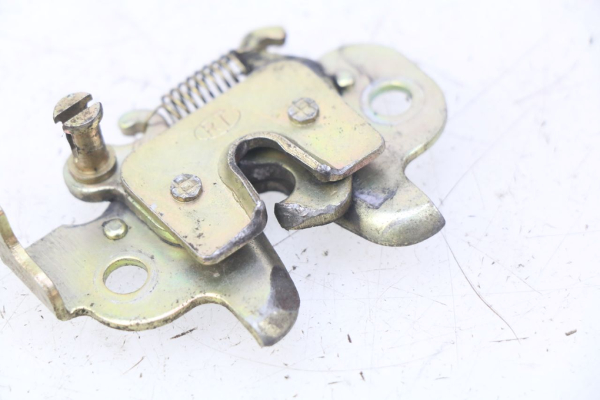 photo de CERRADURA DE ASIENTO PEUGEOT KISBEE 4T 50 (2010 - 2017) - Detalle de la pieza