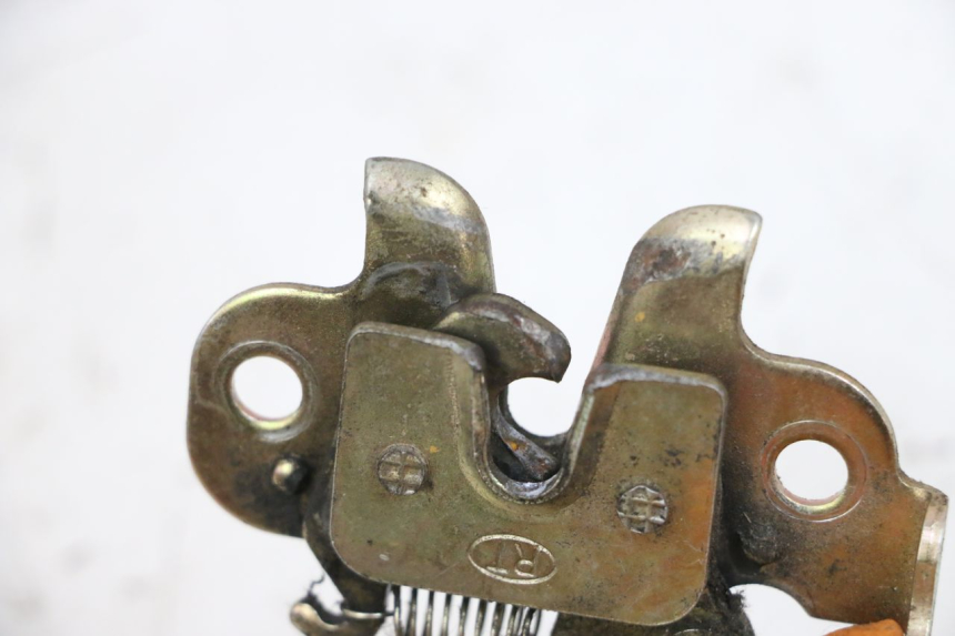 photo de CERRADURA DE ASIENTO PEUGEOT KISBEE 4T 50 (2010 - 2017) - Detalle de la pieza