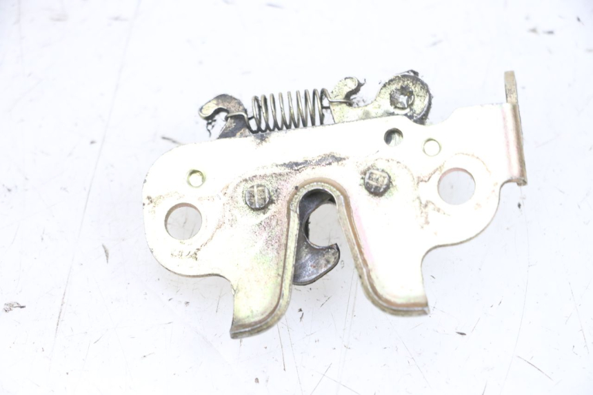 photo de CERRADURA DE ASIENTO PEUGEOT KISBEE 4T 50 (2010 - 2017) - Otra perspectiva