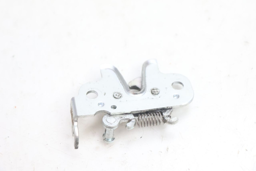 photo de CERRADURA DEL ASIENTO PEUGEOT KISBEE 4T 50 (2018 - 2022) - Otra perspectiva