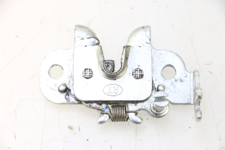 photo de CIERRE ASIENTO HOOK PEUGEOT KISBEE 4T 50 (2023 - 2026) - Vista principal