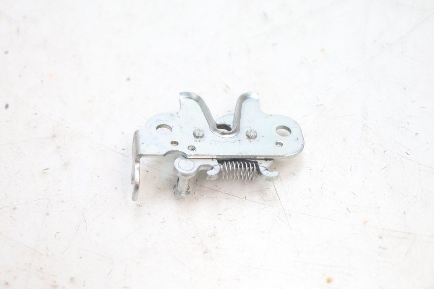 photo de CERRADURA DEL ASIENTO PEUGEOT KISBEE 4T 50 (2018 - 2022) - Otra perspectiva