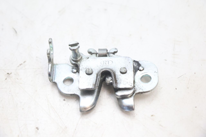 photo de CERRADURA DEL ASIENTO PEUGEOT KISBEE 4T 50 (2018 - 2022) - Detalle de la pieza