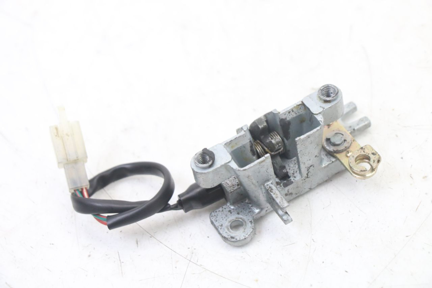 photo de CIERRE ASIENTO HOOK KYMCO XCITING 500 (2007 - 2010) - Zoom estado de uso