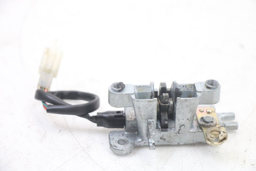 photo de CIERRE ASIENTO HOOK KYMCO XCITING 500 (2007 - 2010) - Otra perspectiva