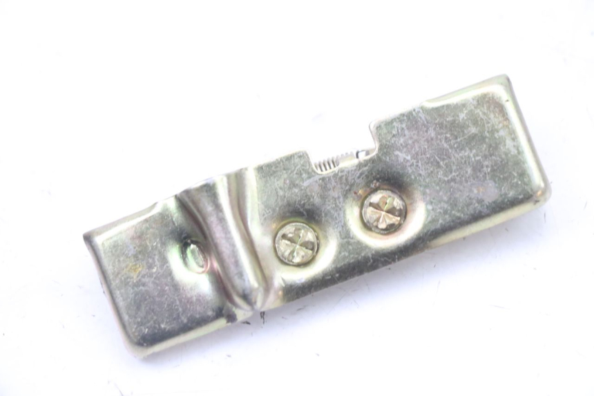 photo de CIERRE ASIENTO HOOK LONGJIA SHARPY 125 (2020 - 2024) - Zoom estado de uso