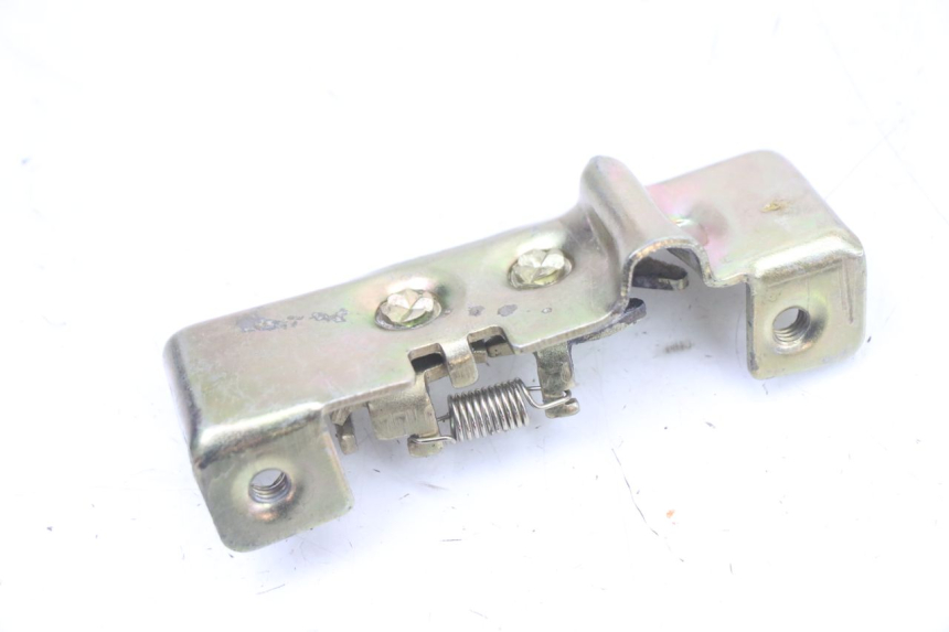 photo de CIERRE ASIENTO HOOK LONGJIA SHARPY 125 (2020 - 2024) - Otra perspectiva