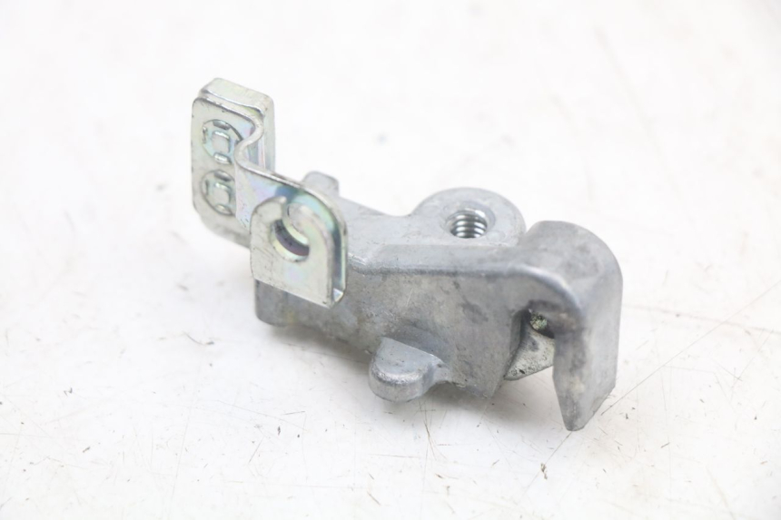 photo de CIERRE ASIENTO HOOK MASAI SCRAMBLER SPORT 125 (2021 - 2025) - Detalle de la pieza