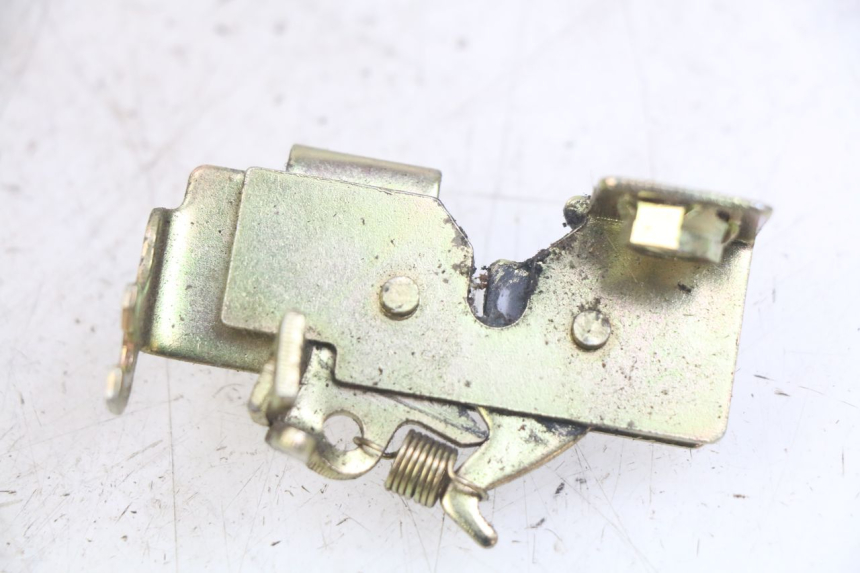 photo de CERRADURA DEL ASIENTO JM MOTORS MIA 50 (2017 - 2020) - Zoom estado de uso