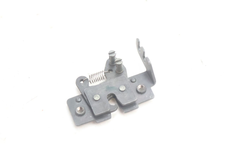 photo de CIERRE ASIENTO HOOK PIAGGIO MP3 HPE 530 (2022 - 2026) - Vista principal