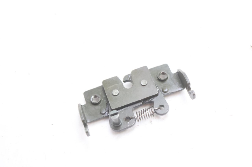 photo de CERRADURA DE ASIENTO PIAGGIO MP3 LT 300 (2010 - 2016) - Detalle de la pieza