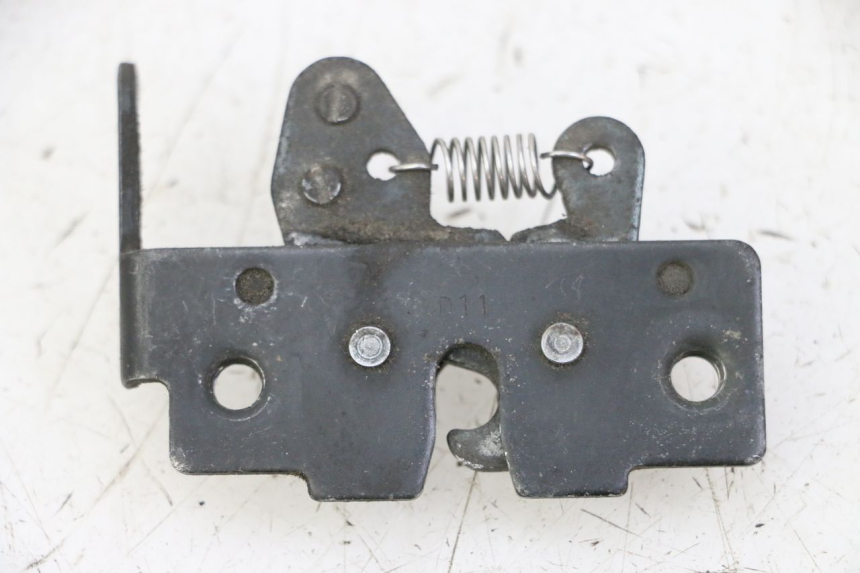 photo de CERRADURA DEL ASIENTO PIAGGIO MP3 500 (2011 - 2015) - Zoom estado de uso