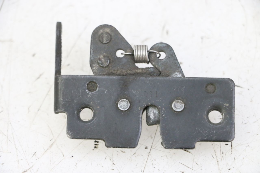 photo de CERRADURA DEL ASIENTO PIAGGIO MP3 500 (2011 - 2015) - Otra perspectiva