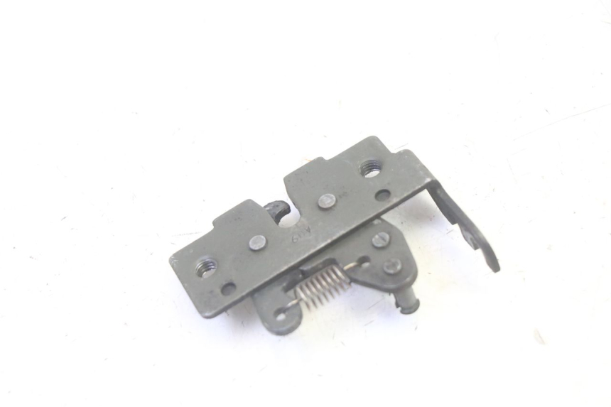 photo de CIERRE ASIENTO HOOK PIAGGIO MP3 RL 250 (2006 - 2010) - Otra perspectiva