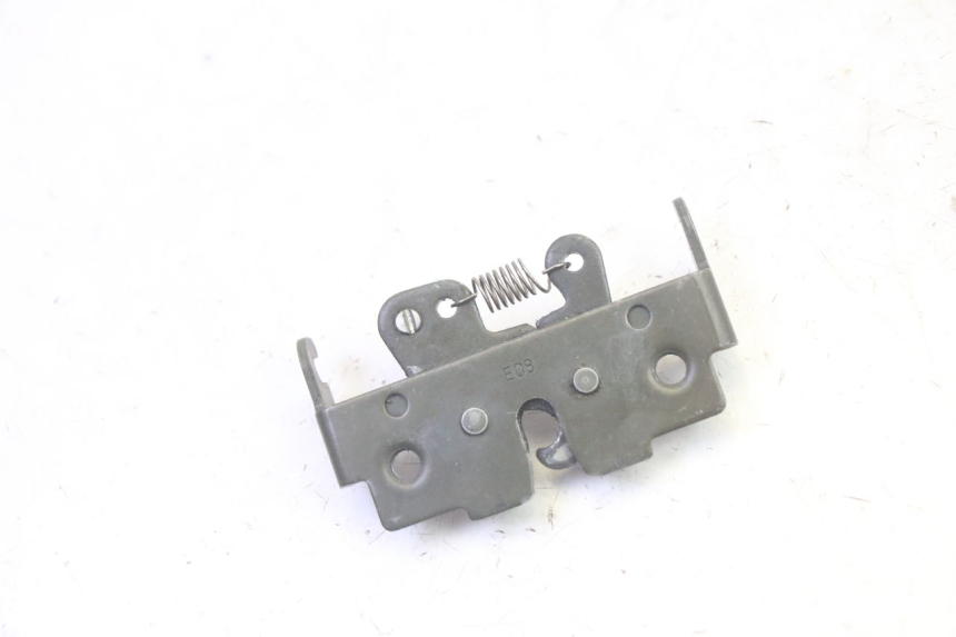 photo de CIERRE ASIENTO HOOK PIAGGIO MP3 RL 250 (2006 - 2010) - Zoom estado de uso