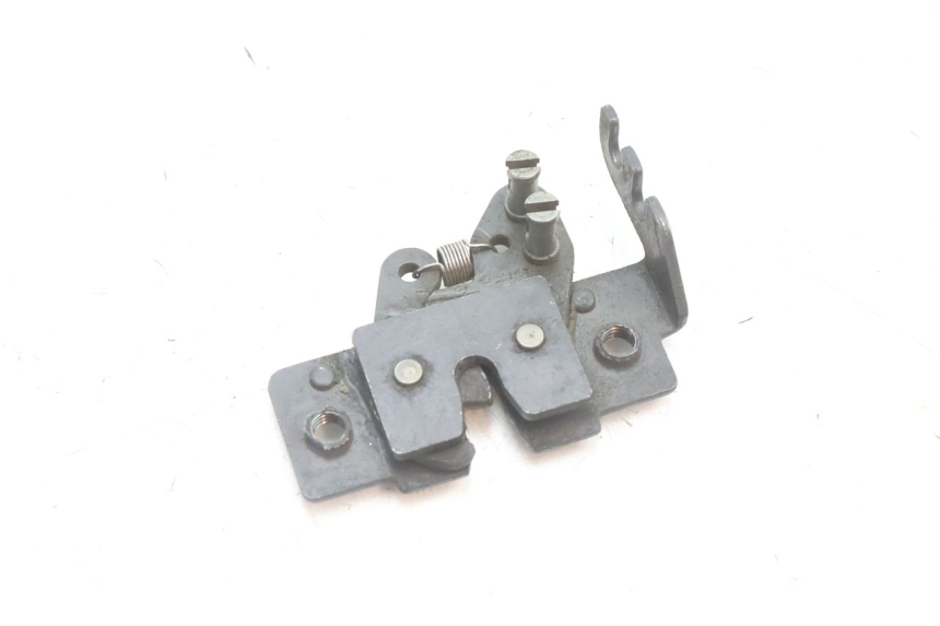 photo de CIERRE ASIENTO HOOK PIAGGIO MP3 500 (2016 - 2018) - Detalle de la pieza