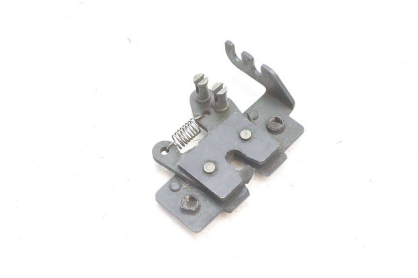 photo de CIERRE ASIENTO HOOK PIAGGIO MP3 500 (2016 - 2018) - Zoom estado de uso