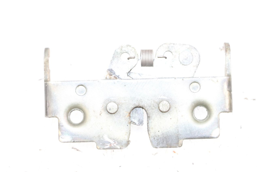 photo de CIERRE ASIENTO HOOK YAMAHA NEO'S NEOS 2T 50 (1998 - 2007) - Otra perspectiva