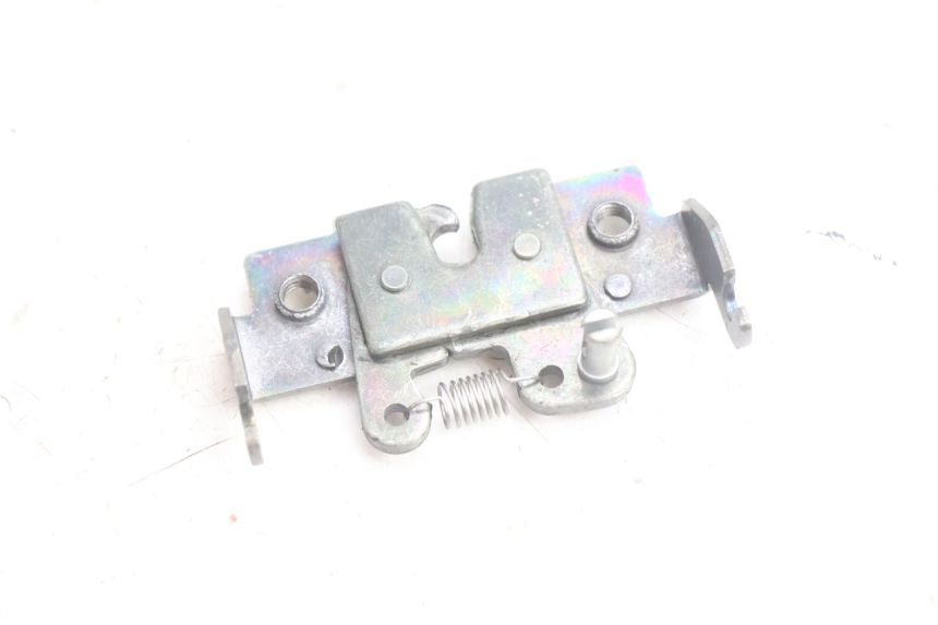 photo de CIERRE ASIENTO HOOK YAMAHA NEO'S NEOS 2T 50 (1998 - 2007) - Detalle de la pieza