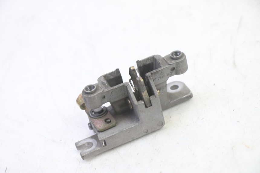 photo de CIERRE ASIENTO HOOK KYMCO LIKE 4T 50 (2019 - 2025) - Zoom estado de uso