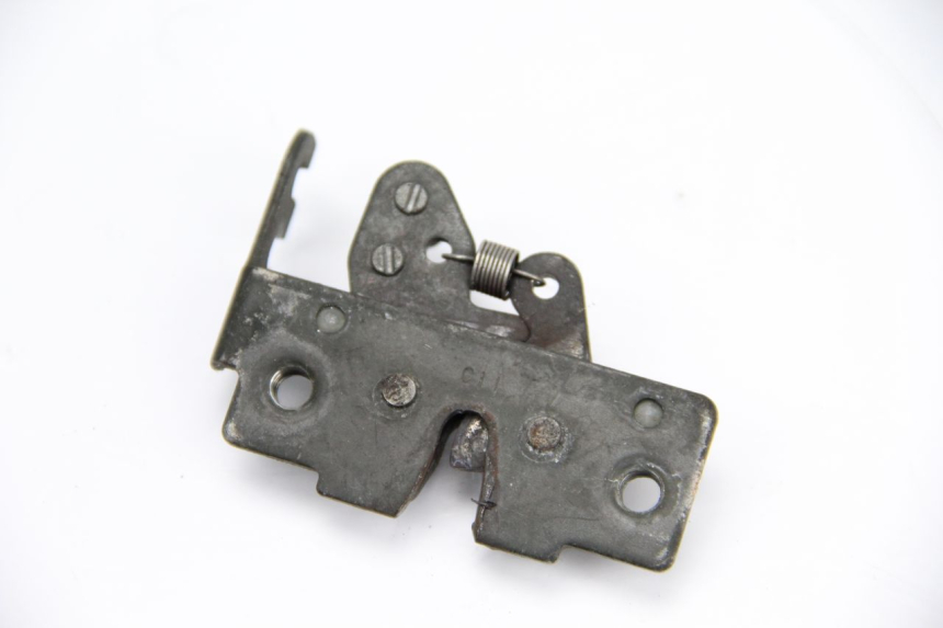 photo de CIERRE ASIENTO HOOK GILERA NEXUS 125 (2009 - 2013) - Otra perspectiva